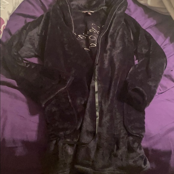 Victoria Secret Robe - Picture 2 of 2